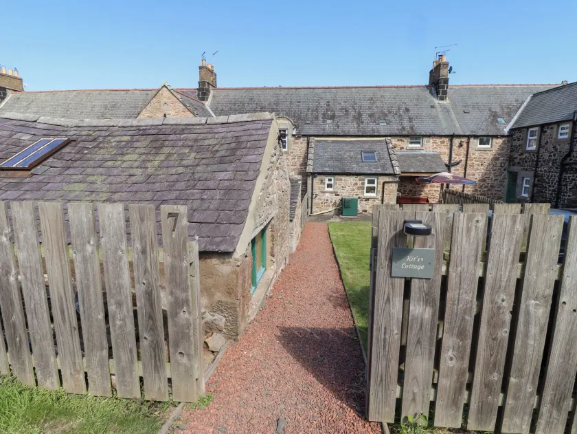 Kits Cottage - Image 1