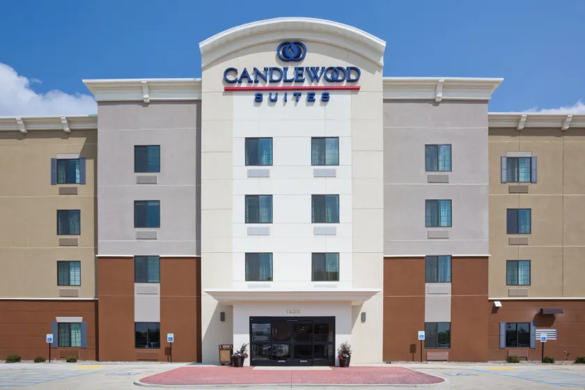 Candlewood Suites Dickinson by IHG - Image 1