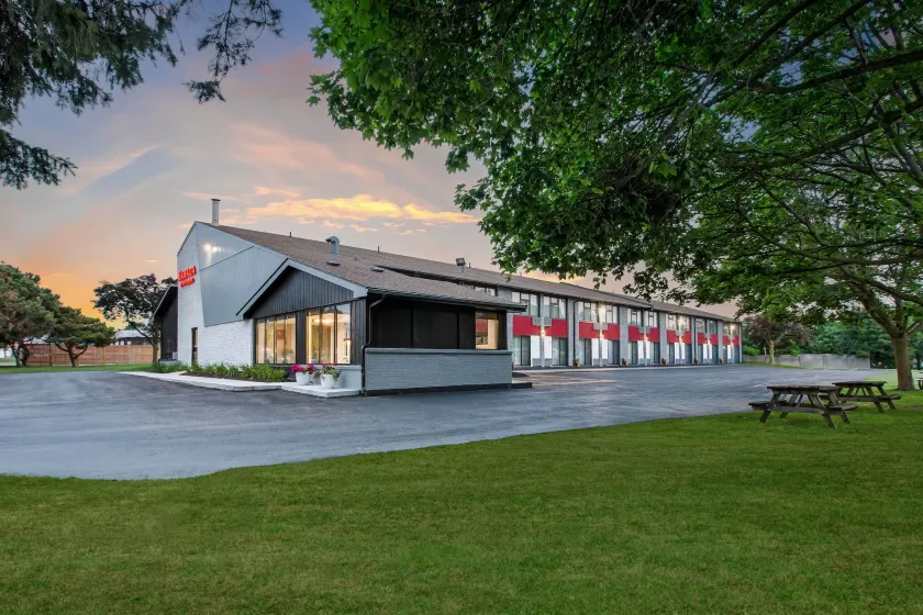 Ramada by Wyndham Kingston - Image 1
