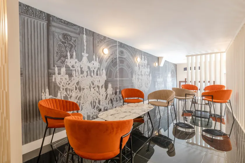 Hotel Zeus - Image 1