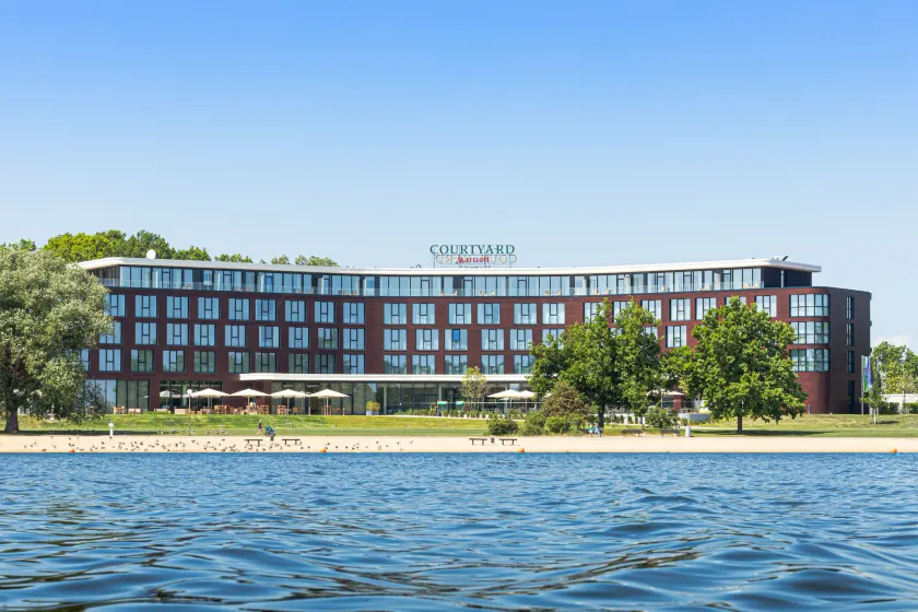 Courtyard by Marriott Wolfsburg - Image 1