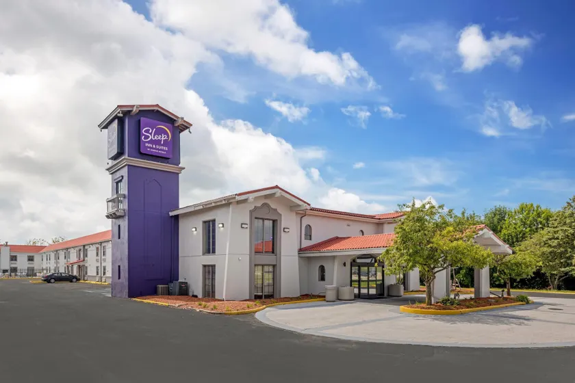 Sleep Inn & Suites Merrillville - Image 1