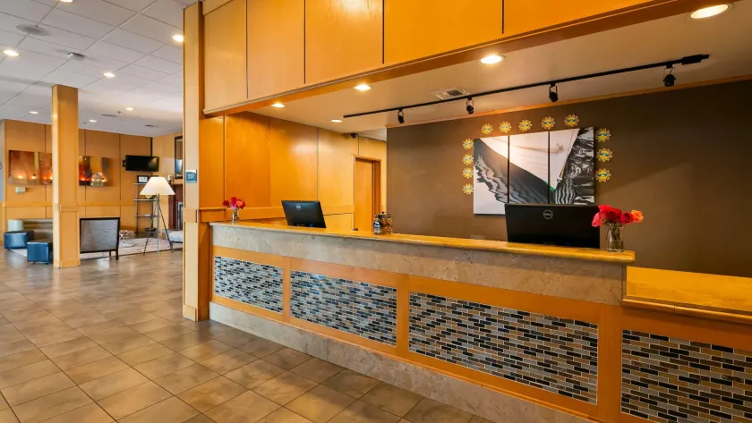 Silverdale Beach Hotel - Lobby