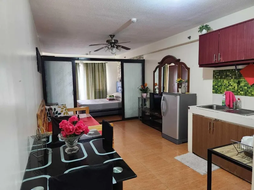 1 Bedroom Condo Unit with WiFi and Netflix at One Oasis - Image 1