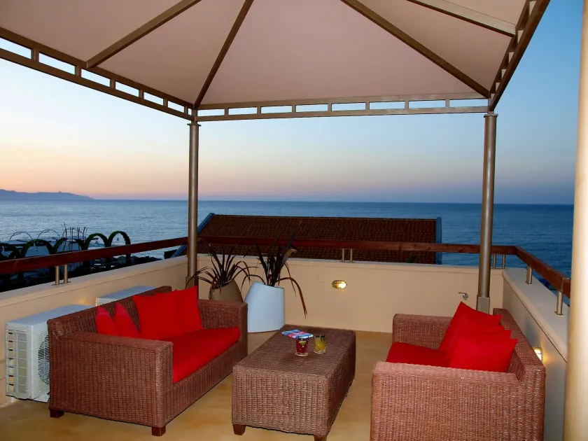 Mylos Hotel Apartments - Image 1