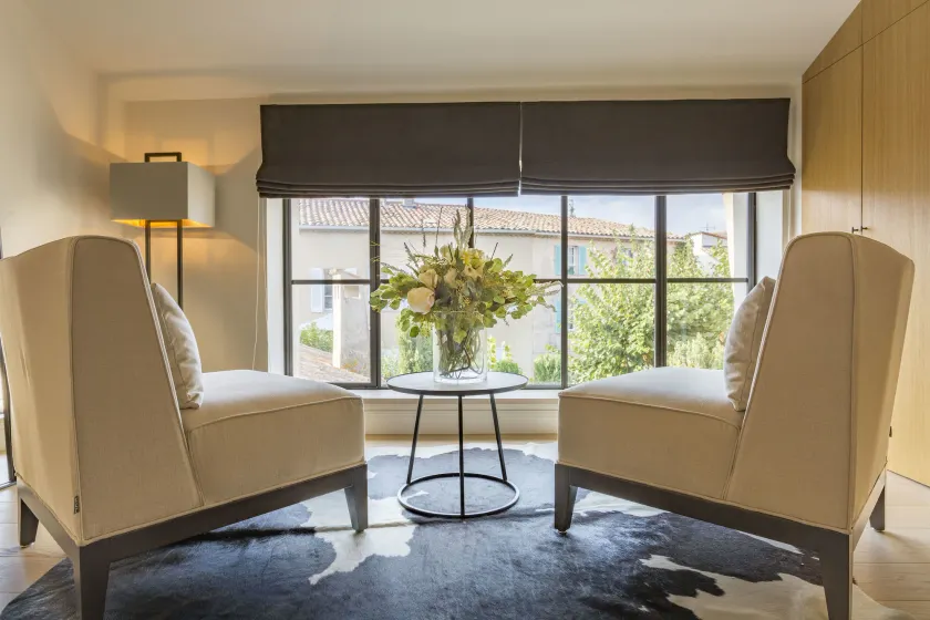 Mougins Luxury Retreats - Siddeområde i lobbyen