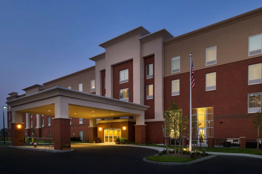 Hampton Inn & Suites Syracuse/Carrier Circle - Image 1