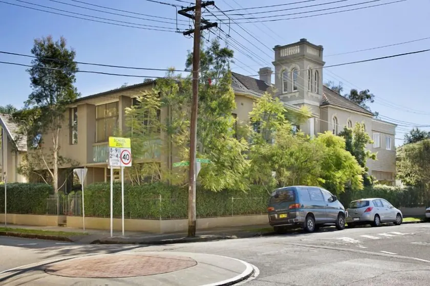 Cambridge Lodge - Image 1