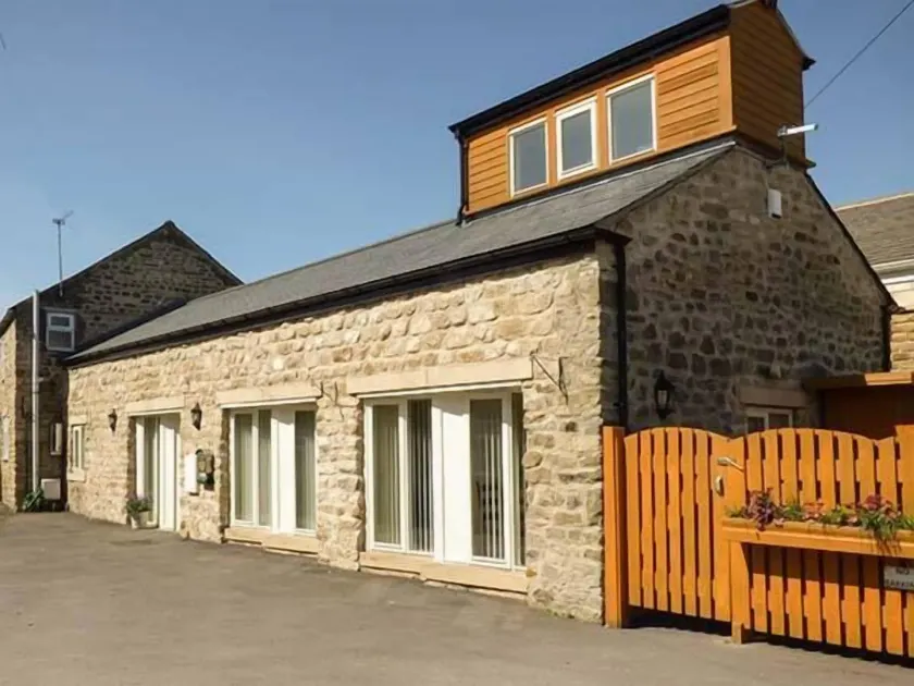 Setch Barn - Image 1
