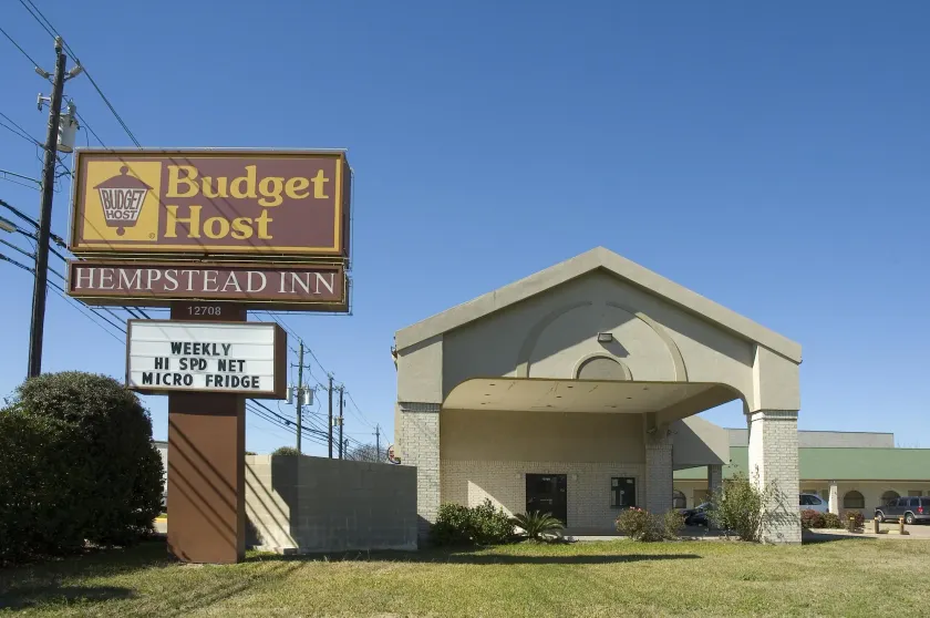 Budget Host Hempstead Inn Brookhollow/Energy Corridor - Image 1
