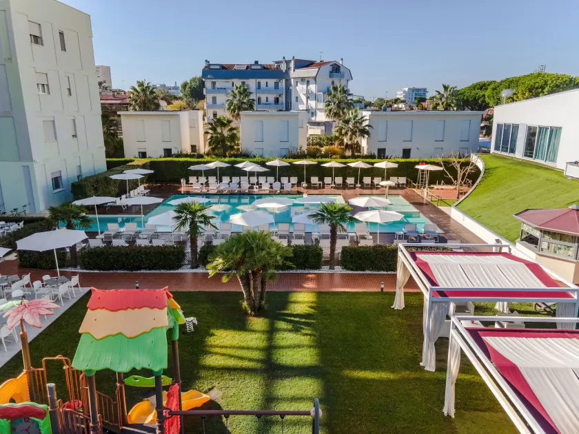 Domino Suite Hotel & Residence - Image 1
