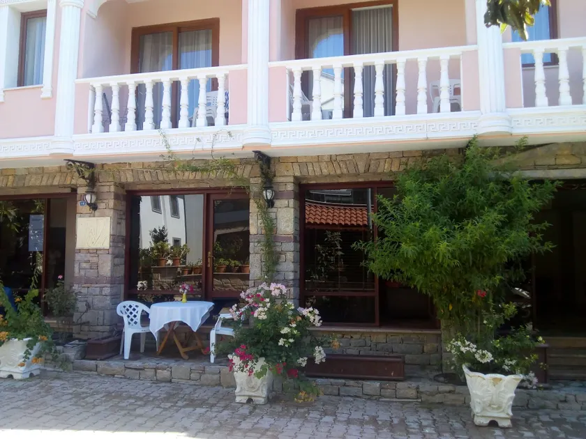 Lacin Apart Otel - Image 1
