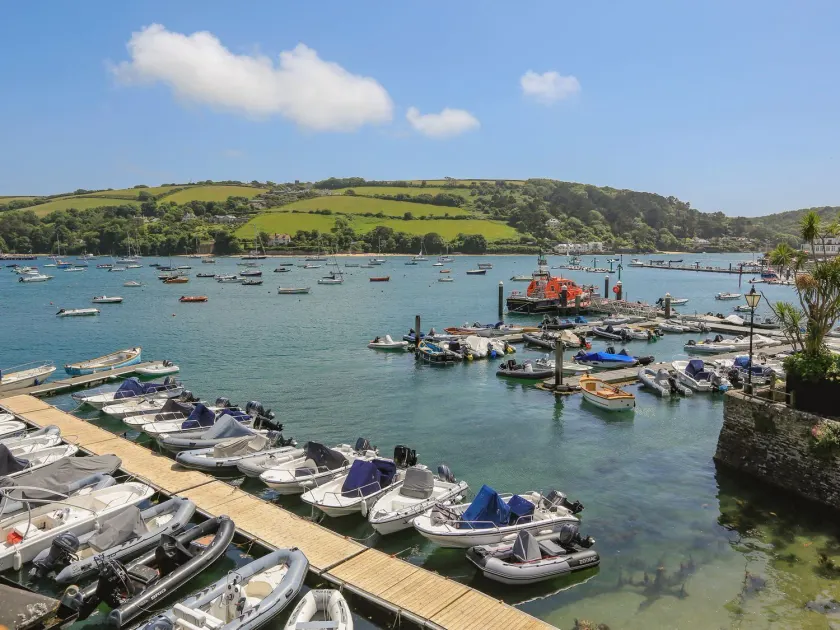 7 Island Quay - Image 1