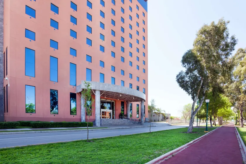 Crowne Plaza Nuevo Laredo - Image 1