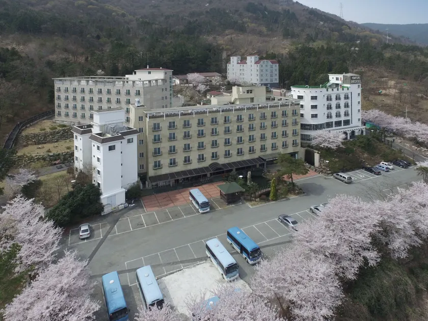 Geoje Oasis Hotel - Image 1