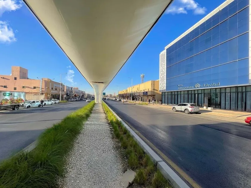 Arjan Park Azizia - Image 1