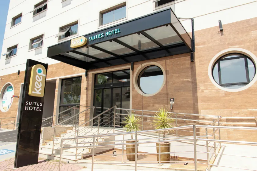 KEEP SUÍTES HOTEL - Image 1