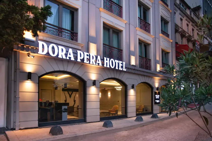 Dora Pera Hotel - Image 1