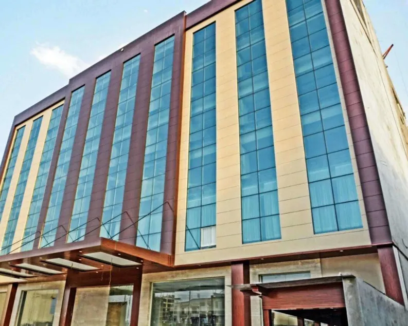 Clarion Inn Sevilla - Image 1