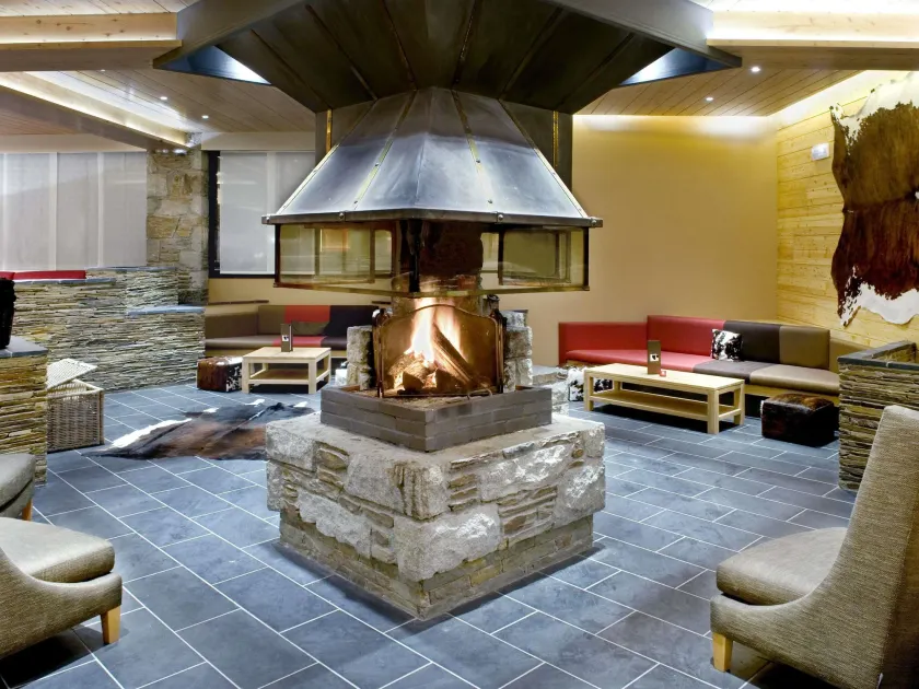 Mercure Saint-Lary - Image 1