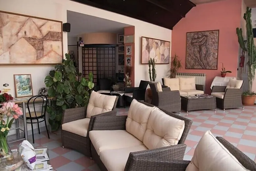 Hotel Ebe - Image 1