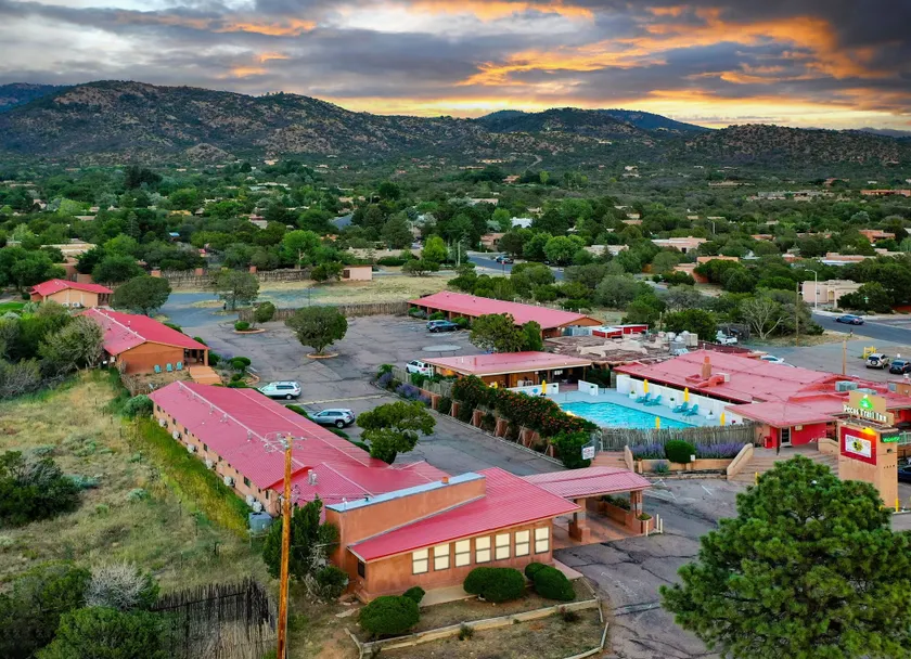 Pecos Trail Inn - Image 1
