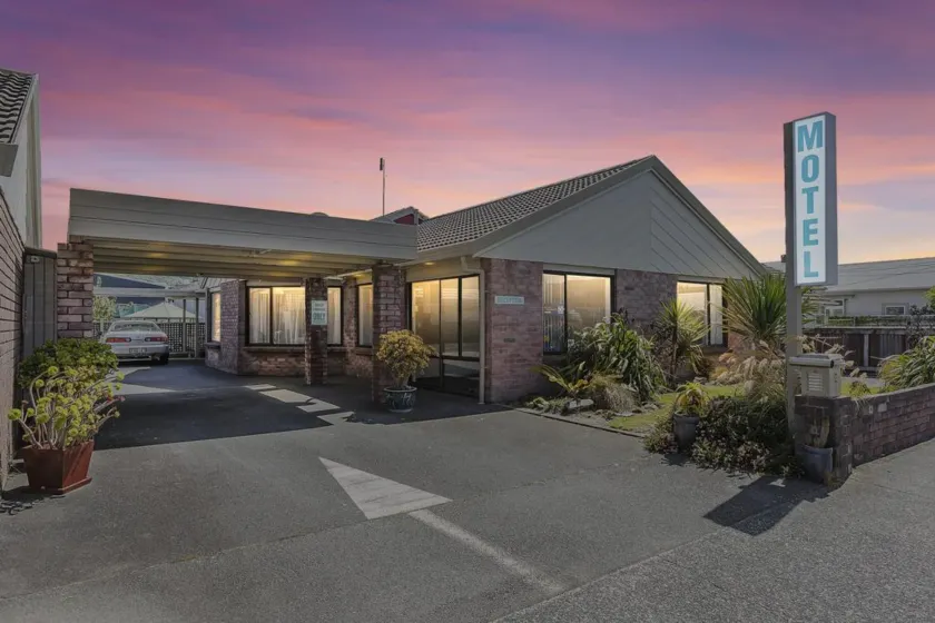 Foreshore Motor Lodge - Image 1