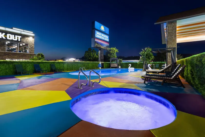 Days Inn By Wyndham Pigeon Forge South - Image 1