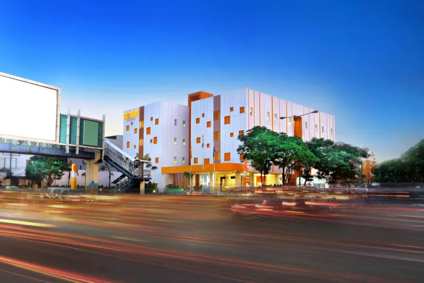 Starlet Hotel Serpong - Image 1