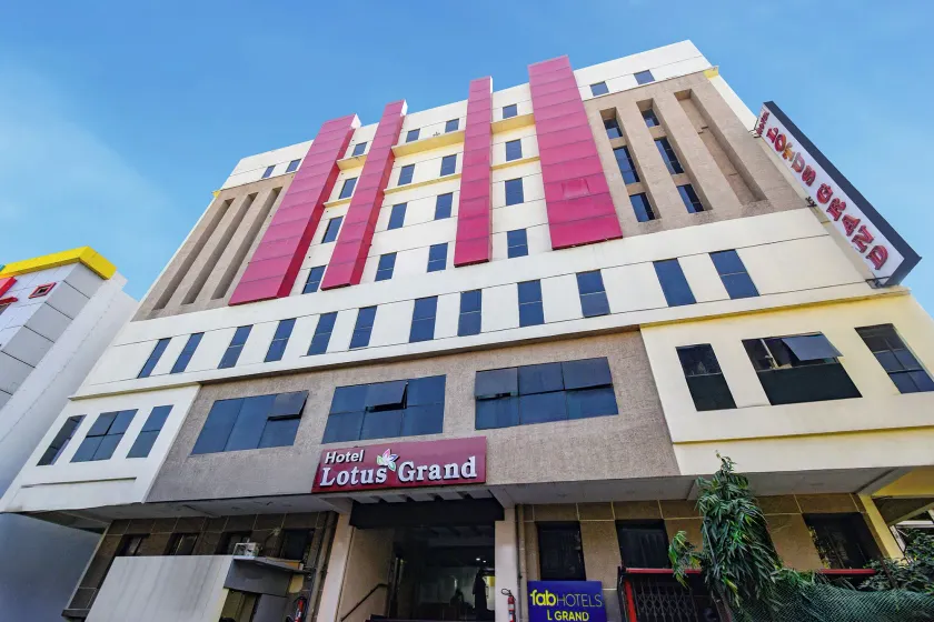 FabHotel L Grand - Nr Secunderabad Railway Station - Image 1