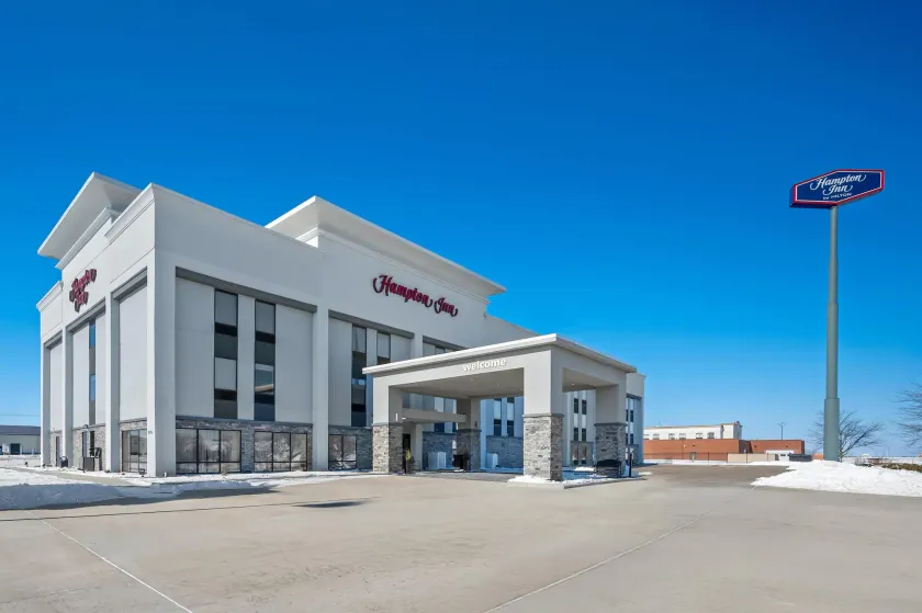 Hampton Inn Bloomington West - Image 1
