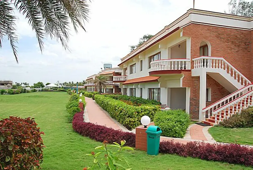 Ideal Beach Resort - Image 1