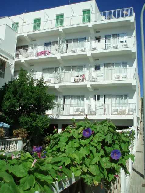Hostal Cas Bombu - Image 1