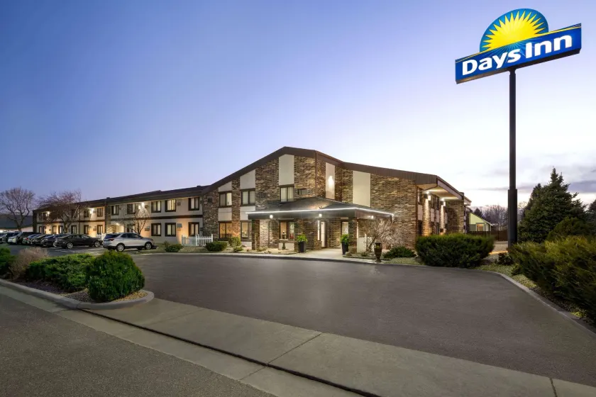 Days Inn by Wyndham Fort Collins - Image 1