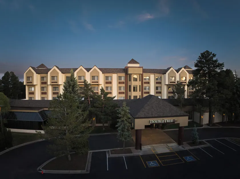 DoubleTree by Hilton Hotel Flagstaff - Image 1