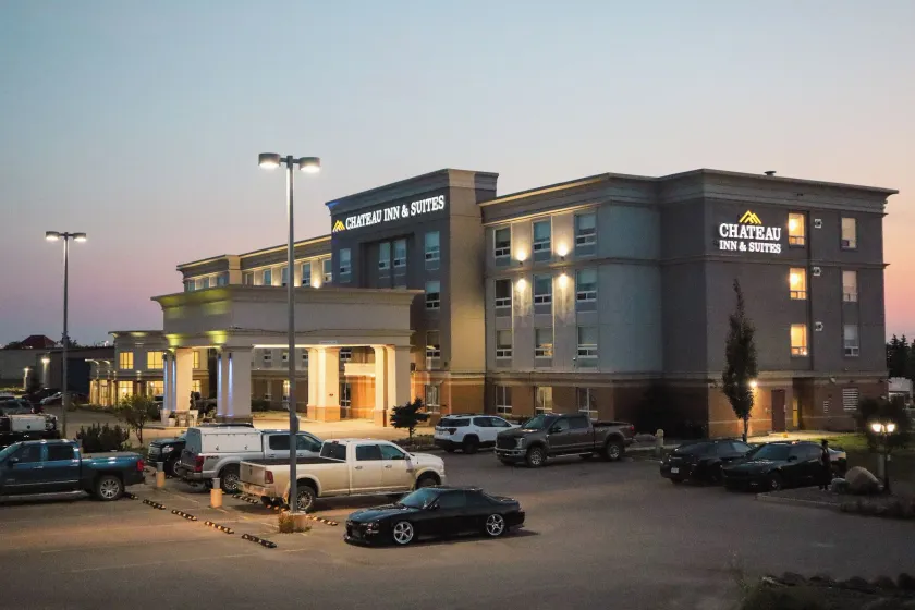 Chateau Inn & Suites Bonnyville - Image 1