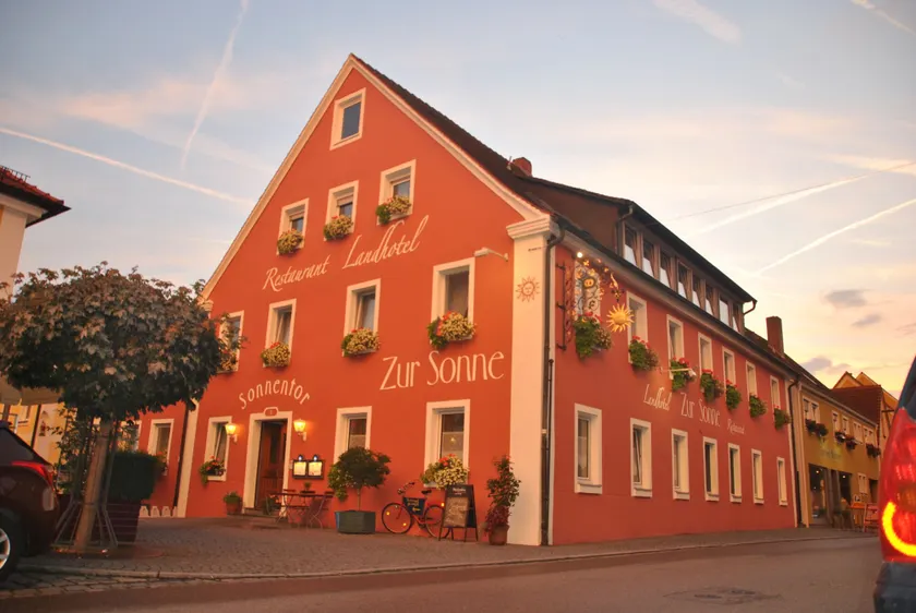 Hotel Zur Sonne - Image 1