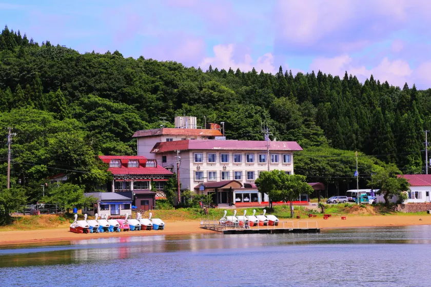 Lake Side Hotel Minatoya - Image 1