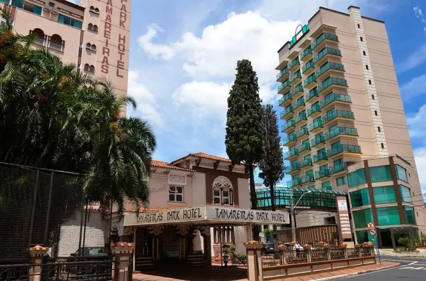 Tamareiras Park Hotel - Image 1