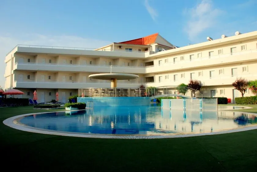 Bayside Hotel Katsaras - Image 1