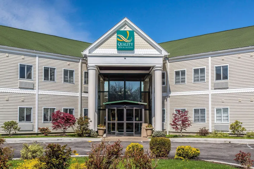 Quality Inn & Suites Middletown - Newport - Image 1