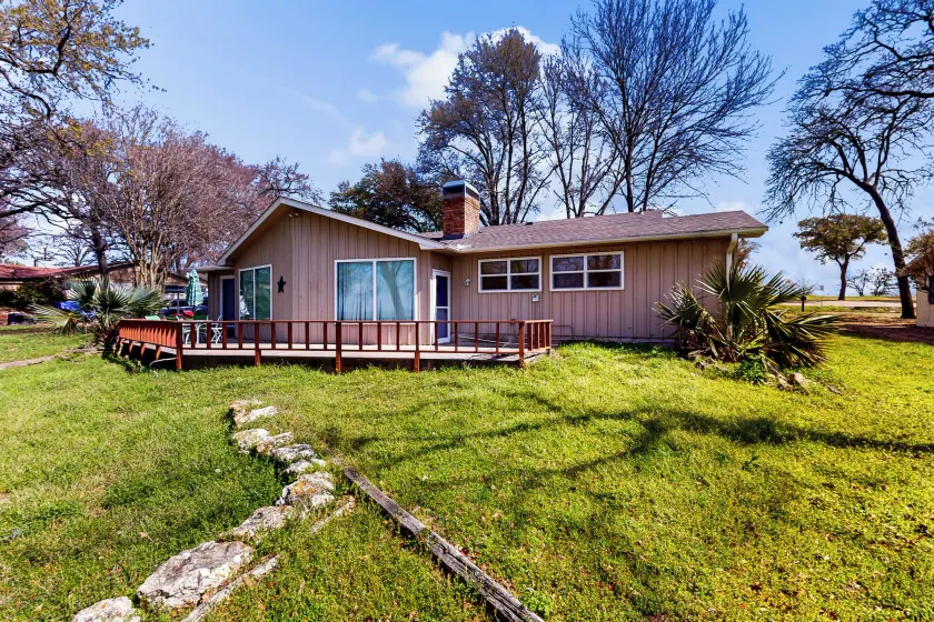 Laid-back Lake House' w/ Wraparound Deck - Image 1