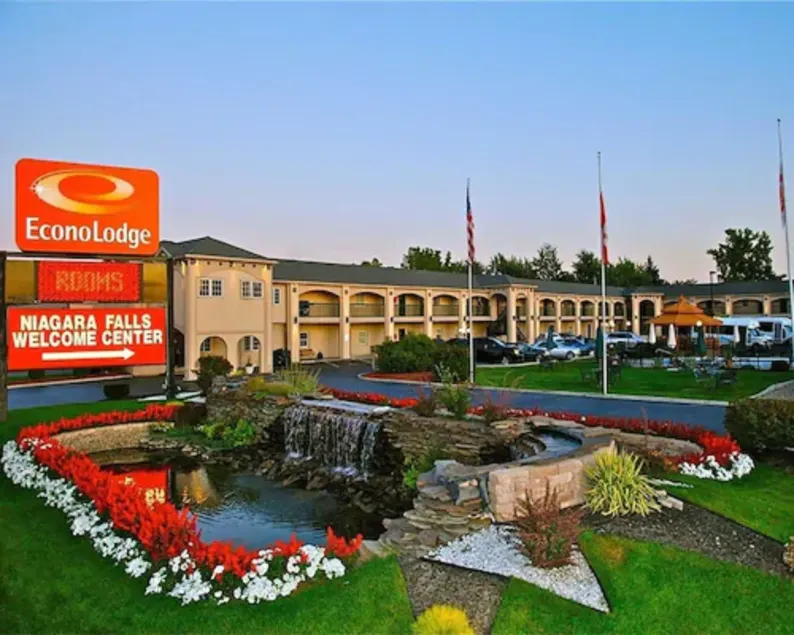 Econo Lodge at the Falls North - Image 1