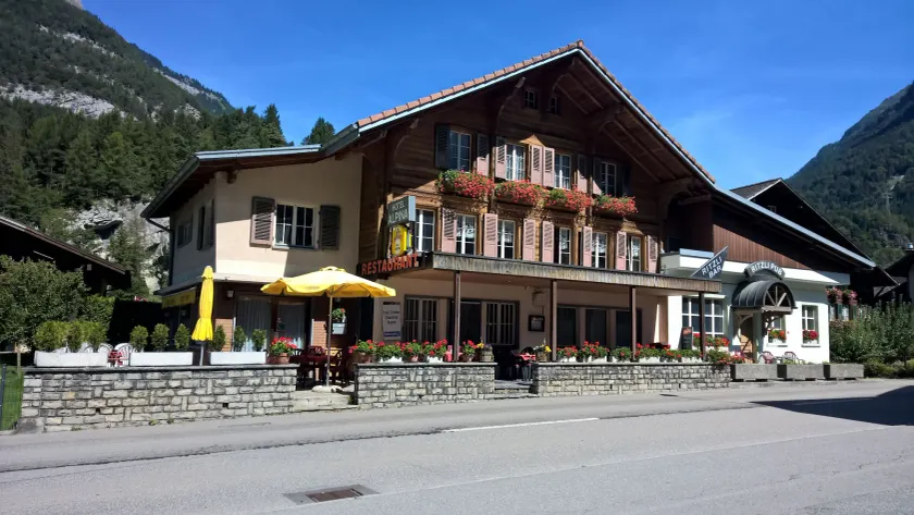 Hotel-Restaurant Alpina - Image 1