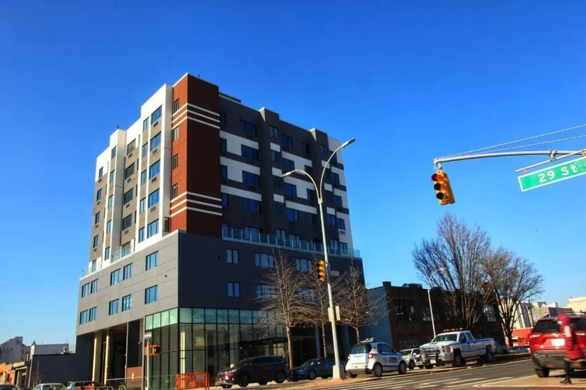 Liberty View Brooklyn Hotel - Image 1