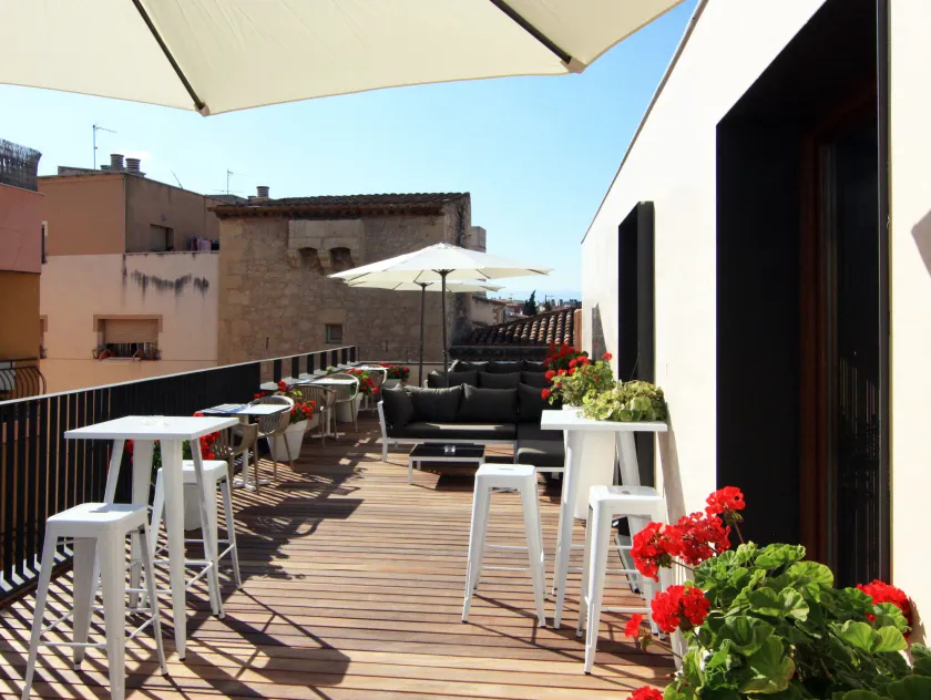 Hotel Raval de la Mar - Image 1