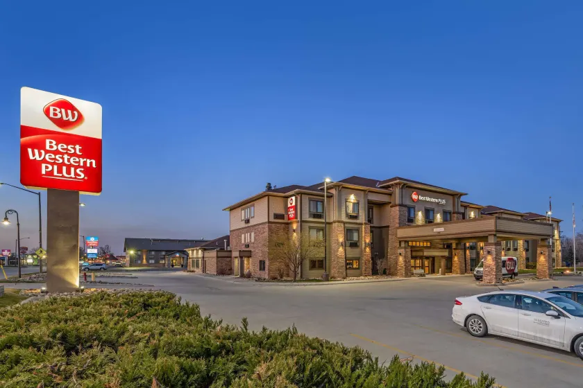 Best Western Plus Grand Island Inn and Suites - Image 1