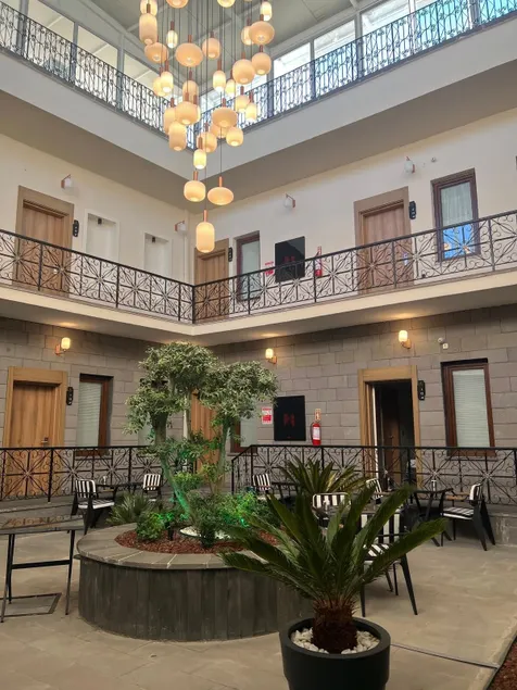 Blackhan Palace Hotel - Image 1