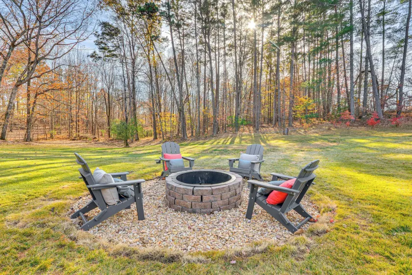 River, Trails & Wine! Extended Escape Near Mt Airy - Image 1