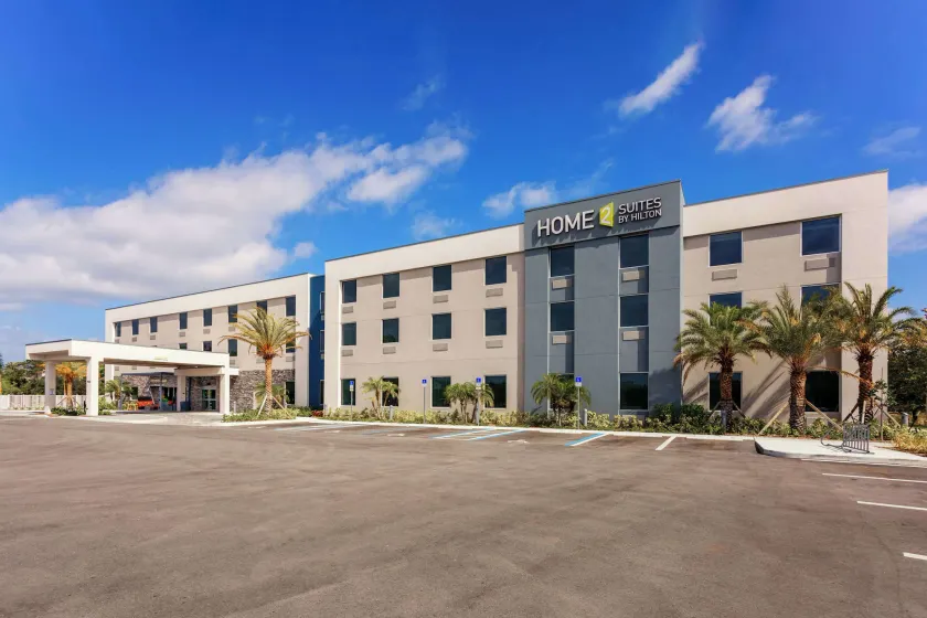 Home2 Suites by Hilton Vero Beach I-95 - Image 1